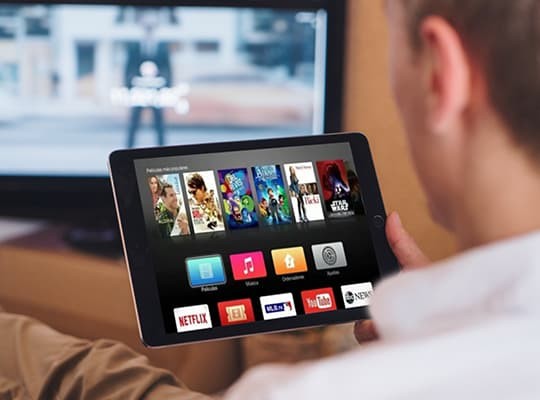 Kann man Tablets mit Fernsehern und Smartphones verbinden?